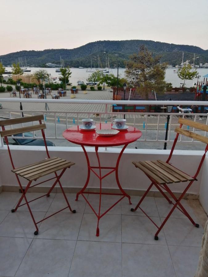Ferienwohnung Waterway View Galatás Exterior foto